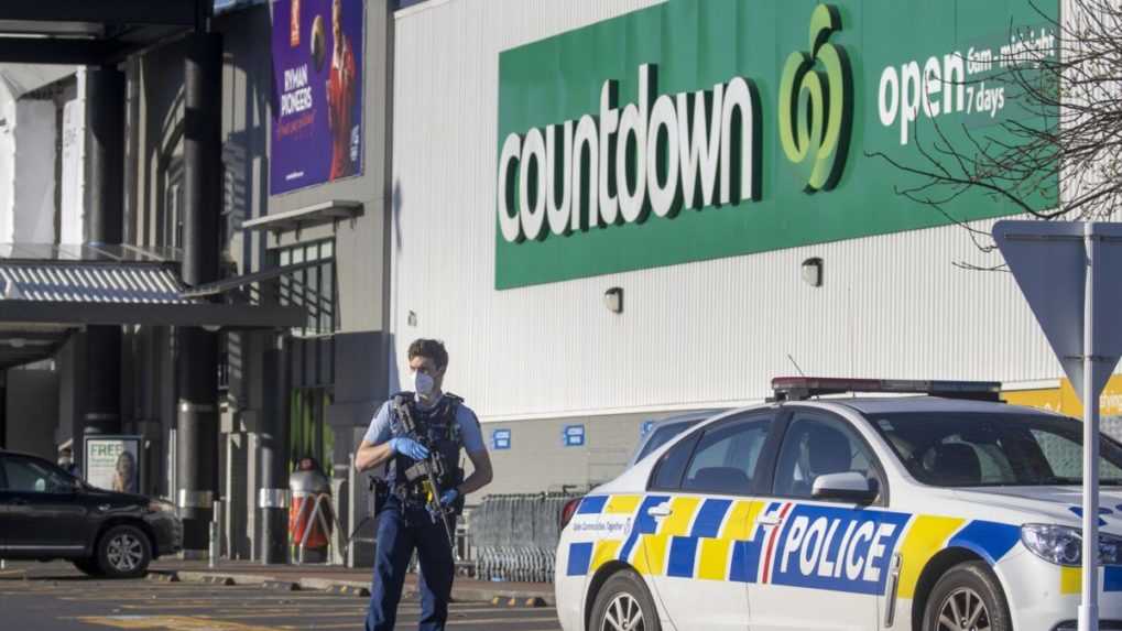 Supermarkety na Novom Zélande po útoku stiahli nože z voľného predaja