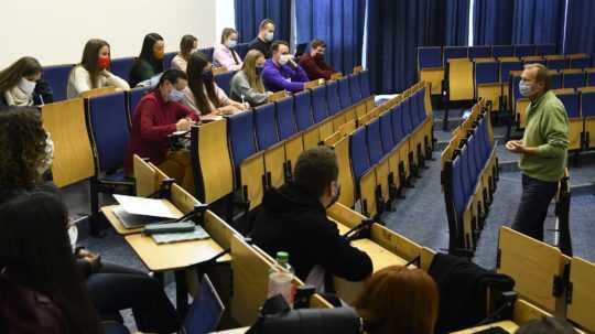 Vysokoškoláci Prešovskej univerzity počas prednášky