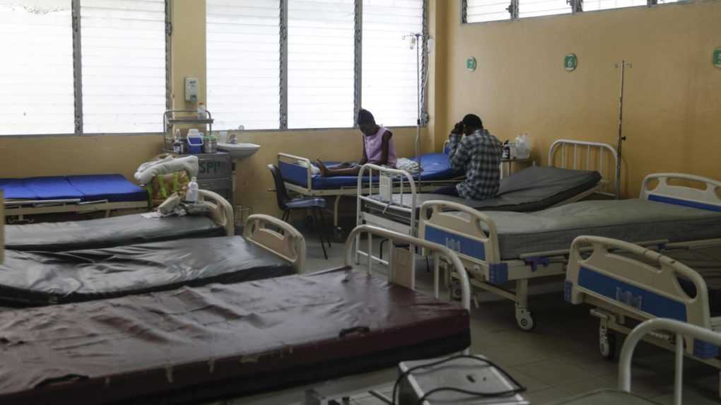 Na Haiti pre nedostatok pohonných látok zavreli či obmedzili desiatky nemocníc