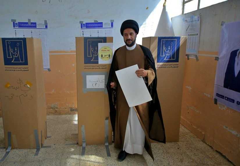 Vo voľbách v Iraku podľa prvých odhadov zvíťazil blok duchovného Muktadu Sadra