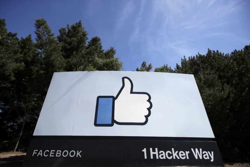 Facebook dostal pokutu vyše 50 miliónov libier