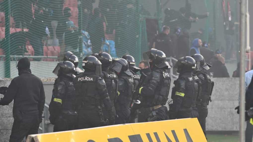 Polícia vypočúvala účastníkov bitky na futbalovom zápase medzi Slovanom a Trnavou