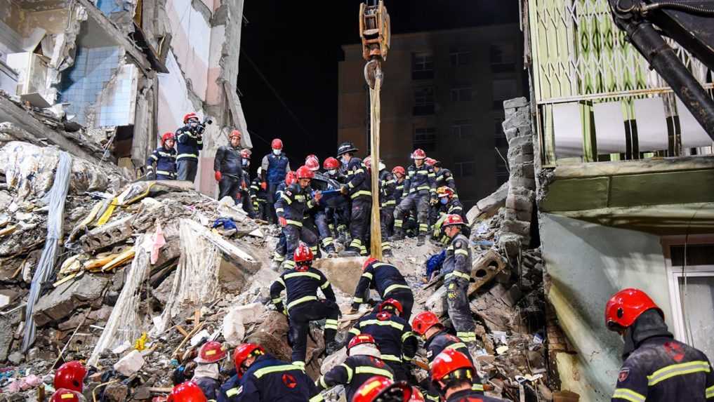 V gruzínskom meste Batumi sa zrútil dom, zomrelo najmenej 9 ľudí