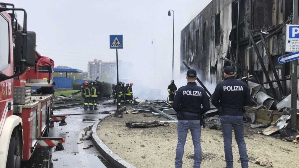 Pri Miláne spadlo malé lietadlo, zomrelo osem ľudí
