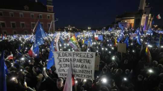 Protesty za poľské členstvo v EÚ vo varšave.