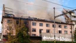 Zhorená budova v Bratislave.