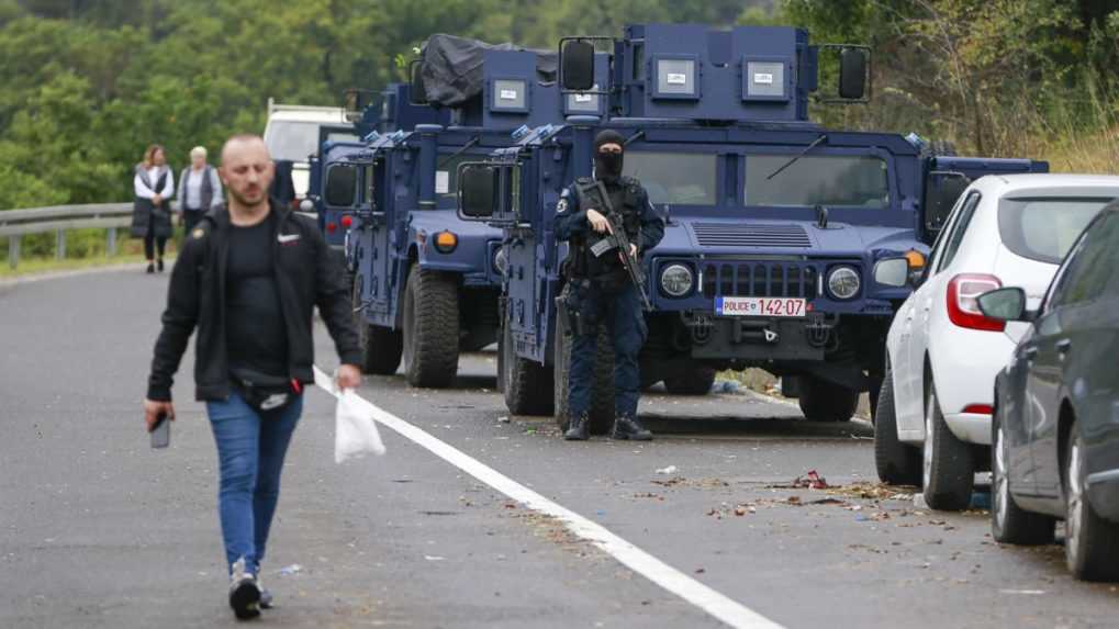 Srbsko uvoľňuje blokádu hraníc s Kosovom. Štátne symboly sa budú dočasne prelepovať