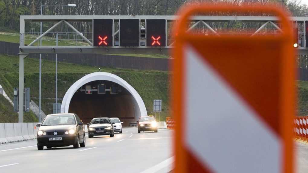 Dopravu v Bratislave cez víkend skomplikujú nočné uzávery tunela Sitina