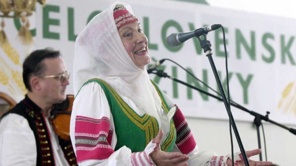 Významná interpretka ľudových piesní Darina Laščiaková oslavuje 90 rokov
