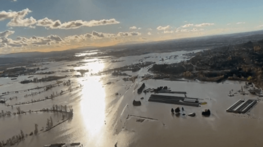 Západ Kanady zasiahli ničivé záplavy