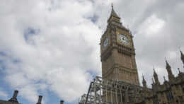 Alžbetina veža, známa pod názvom Big Ben