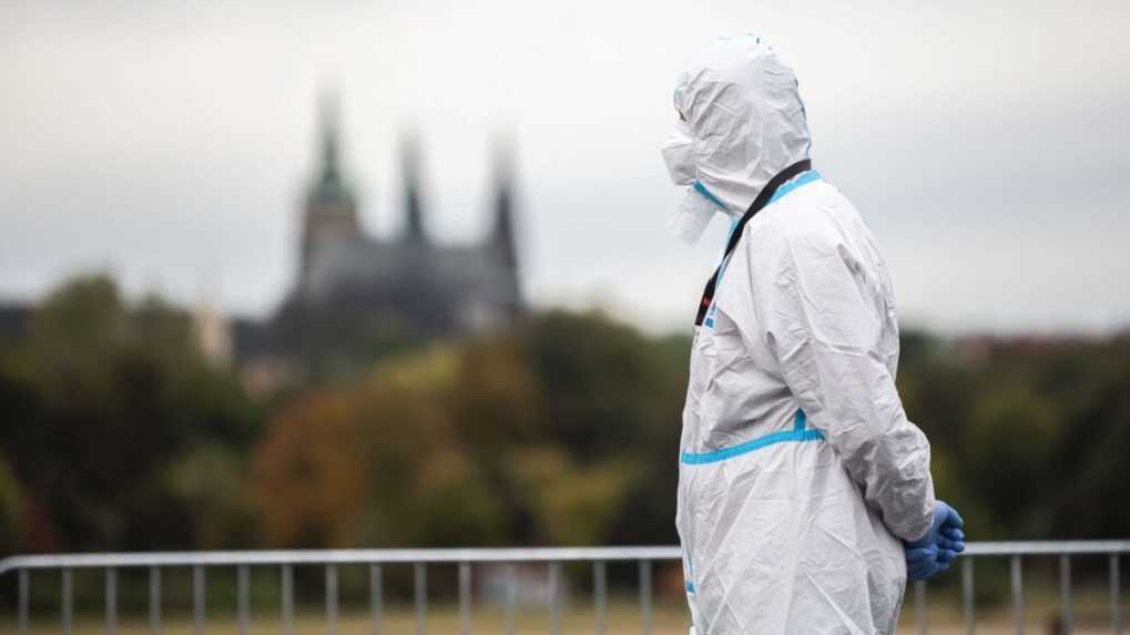 Pandémia koronavírusu v Česku spomaľuje