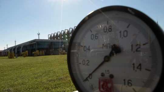 Na snímke tlakomer plynovodu v ukrajinskom meste Stryj.