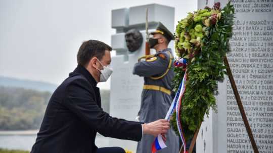 Premiér položil veniec k pamätníku Brána slobody na Devíne