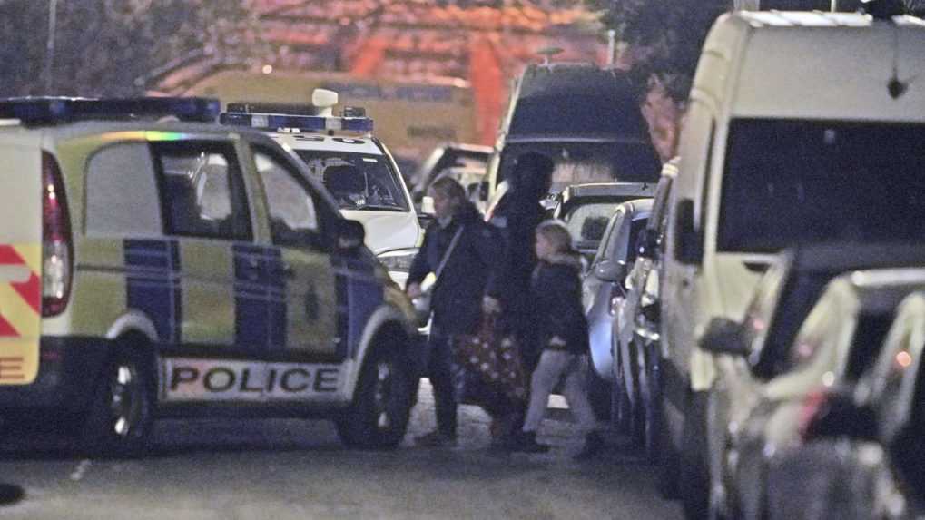 Výbuch v Liverpoole bol podľa polície teroristický čin, vláda zvýšila stupeň ohrozenia