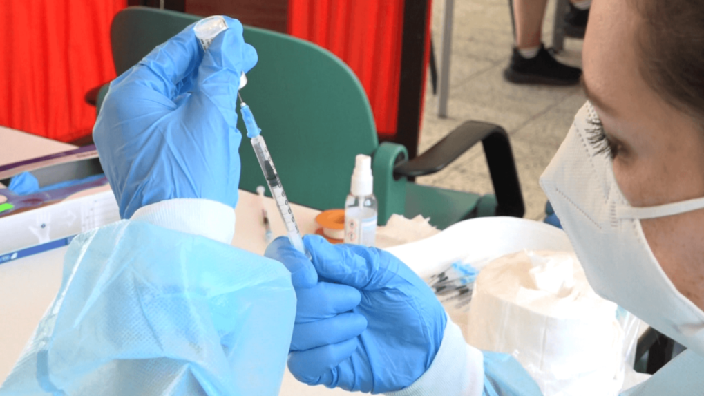 Budúca česká vláda odmieta povinné očkovanie seniorov