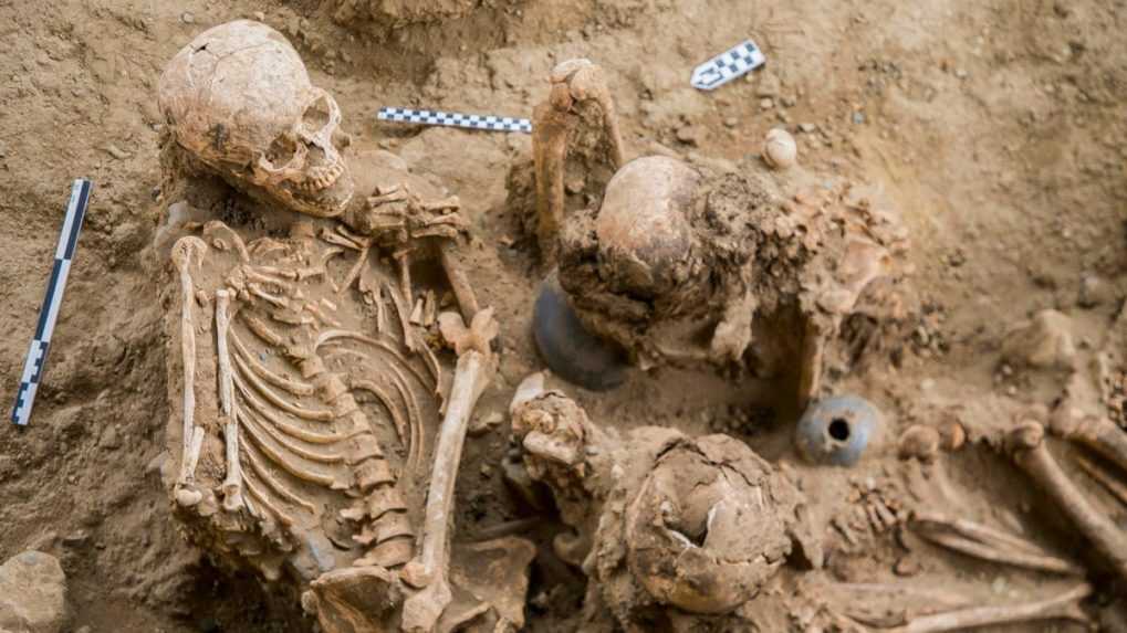 V Peru objavili masový hrob s pozostatkami mladých žien