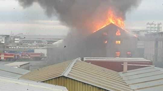 Požiar haly v Seredi