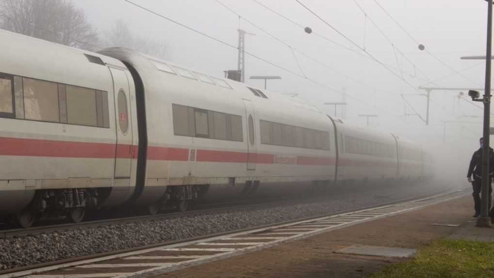 Muž vo vlaku v Nemecku pobodal viacerých cestujúcich