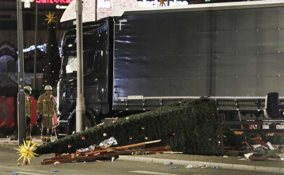 nákladné auto, ktoré narazilo do davu ľudí na vianočných trhoch v Berlíne.