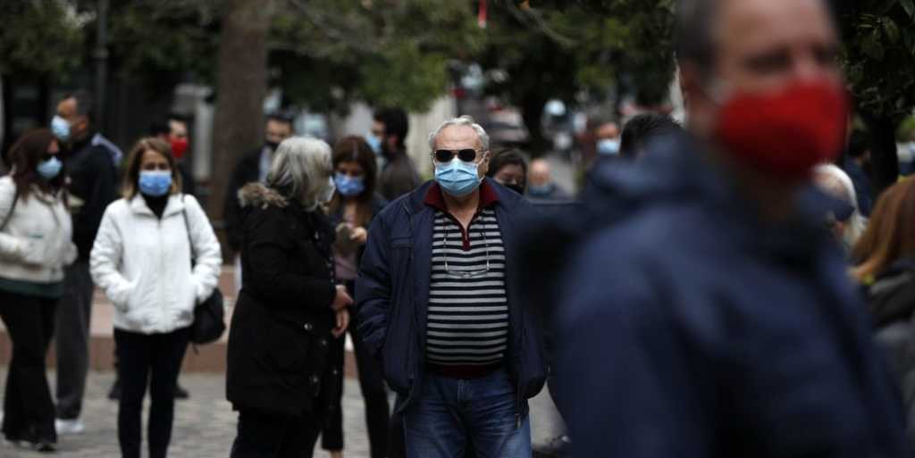 Grécko začne preočkovávať ľudí už tri mesiace po druhej dávke