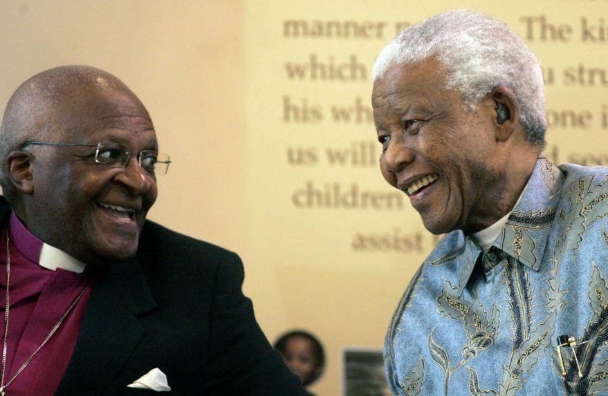 Desmond Tutu bojoval proti rasovej segregácii a za ľudské práva, získal aj Nobelovu cenu