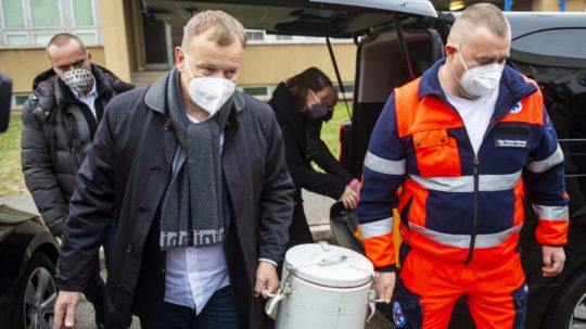 Boris Kollár priniesol kapustnicu zdravotníkom Záchrannej zdravotnej služby