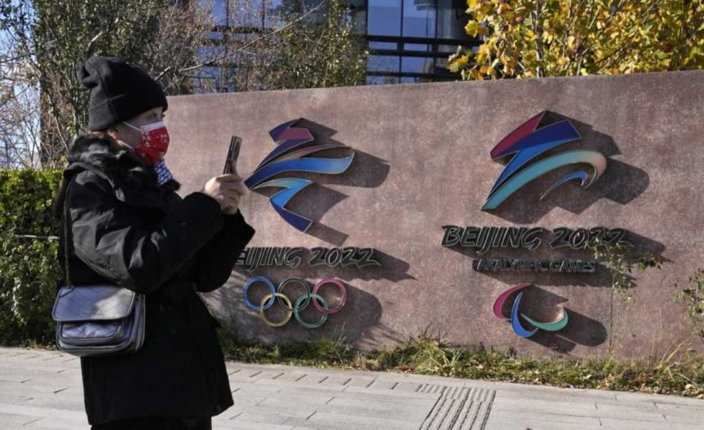 Čína varovala USA, že za diplomatický bojkot ZOH v Pekingu zaplatí