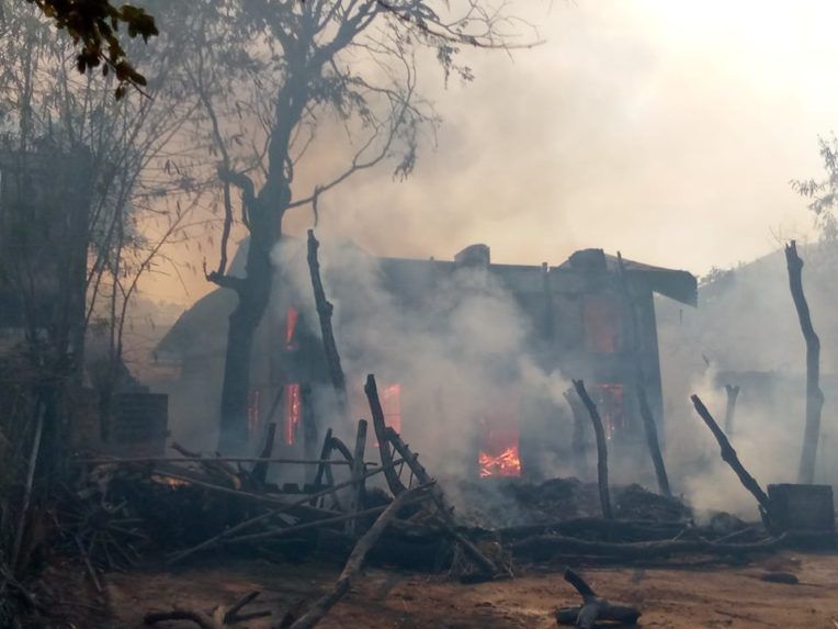 Mjanmarská armáda vypálila celú dedinu, ľudia prišli o svoje príbytky