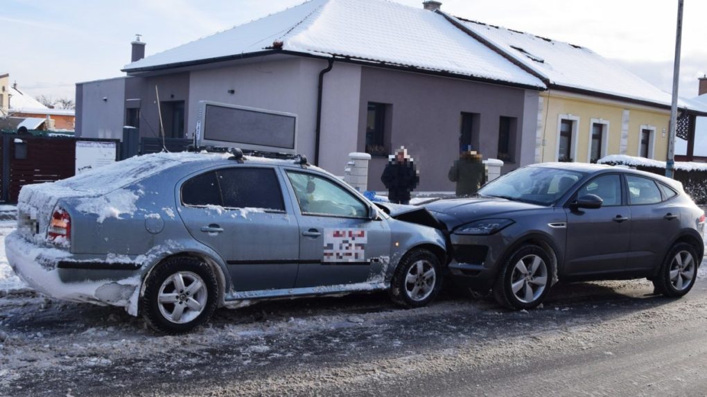 Opitý taxikár v Poprade havaroval a utrpel ťažké zranenia