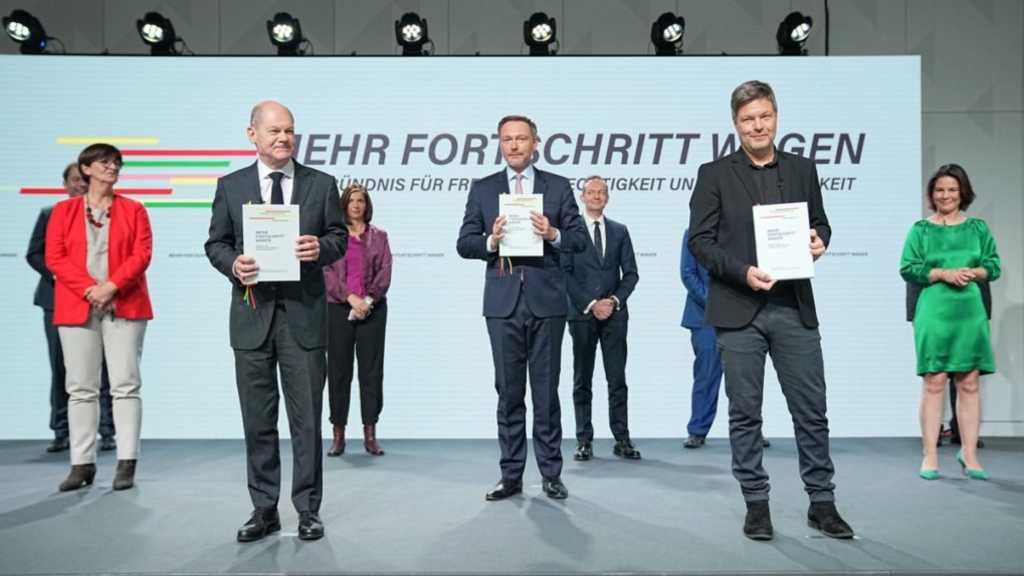 Víťazi nemeckých volieb podpísali koaličnú zmluvu