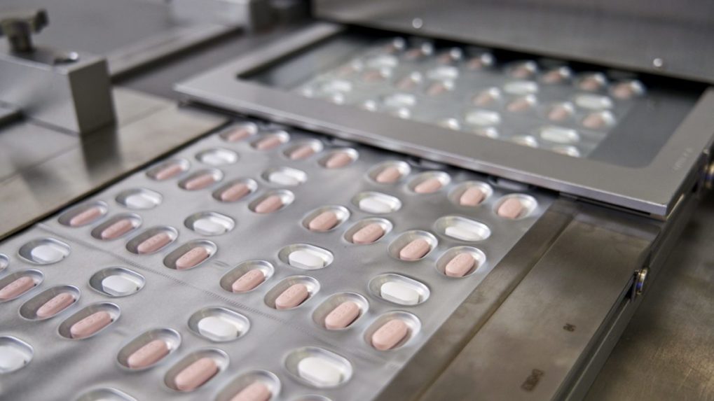 Liek proti covidu od Pfizeru je vysoko účinný, oznámila firma