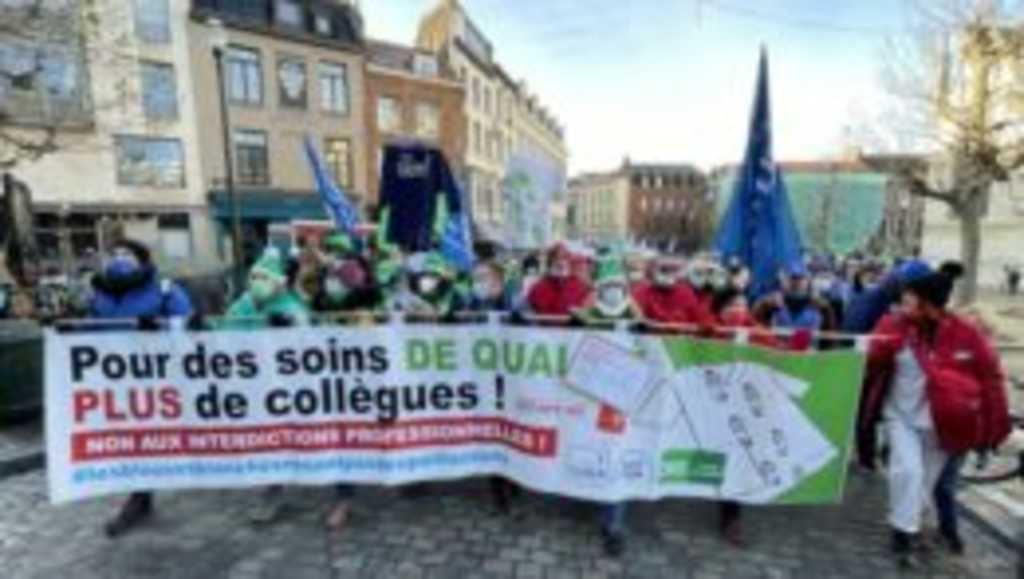 Protestujúci zdravotníci v Belgicku.
