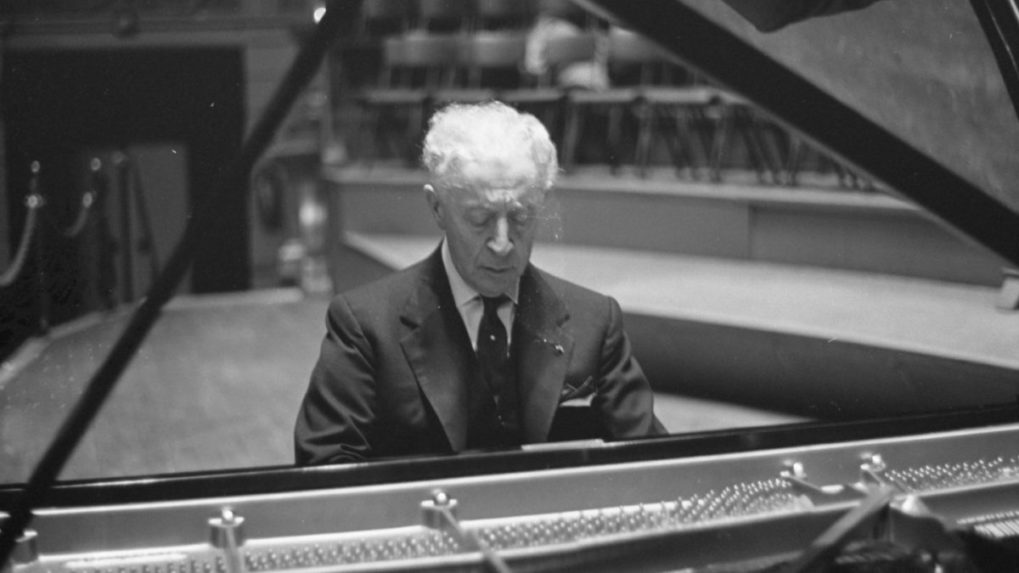 Vtipný extrovert, výborný rozprávač a geniálny klavirista. Arthur Rubinstein sa narodil pred 135 rokmi