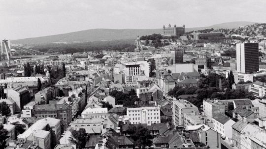 Pohľad na Bratislavu v roku 1996.