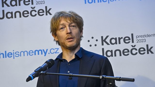 Český miliardár Karel Janeček oznámil kandidatúru na prezidenta