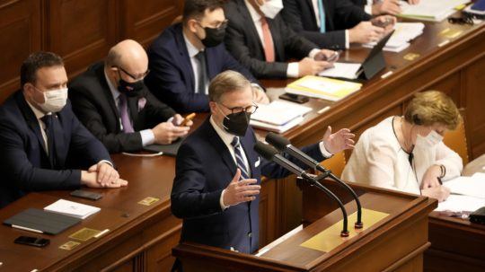 Nový český premiér Petr Fiala v parlamente.