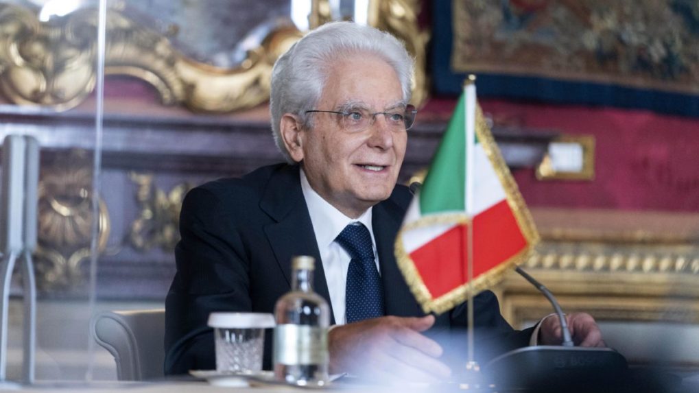 Mattarellu znovuzvolili za prezidenta Talianska. Jeho zotrvanie ocenili európski lídri i pápež