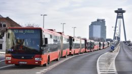 Autobusy MHD v Bratislave.