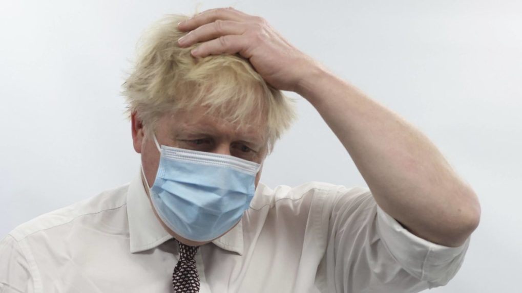 Boris Johnson odmietol obvinenia, že klamal o večierku počas lockdownu