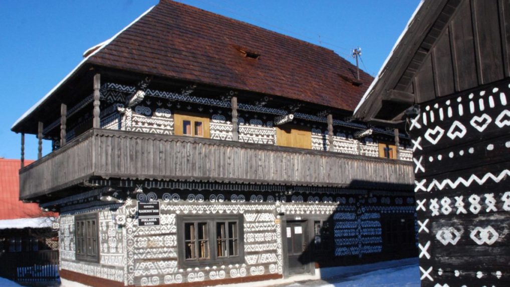 Zrekonštruovaný Radenov dvor v Čičmanoch.