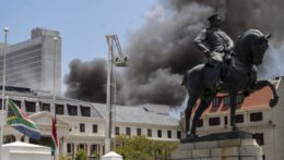 Požiar parlamentu v JAR