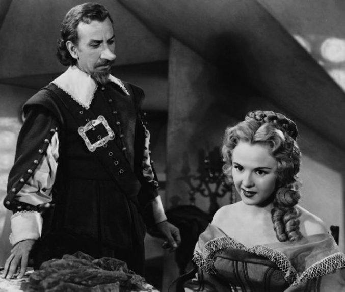 José Ferrer (vľavo) a Mala Powersová vo filme Cyrano z Bergeracu.