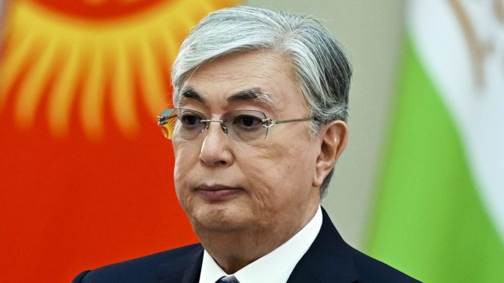 Kazašský prezident požiadal o zahraničnú pomoc pri potlačení nepokojov v krajine