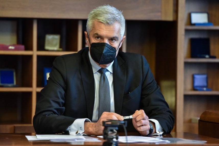 Minister zahraničných vecí Ivan Korčok mal pozitívny test na koronavírus