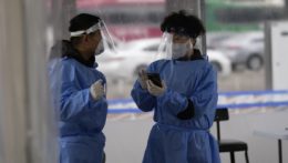 zdravotníčky v Soule sa pripravujú na testovanie na koronavírus