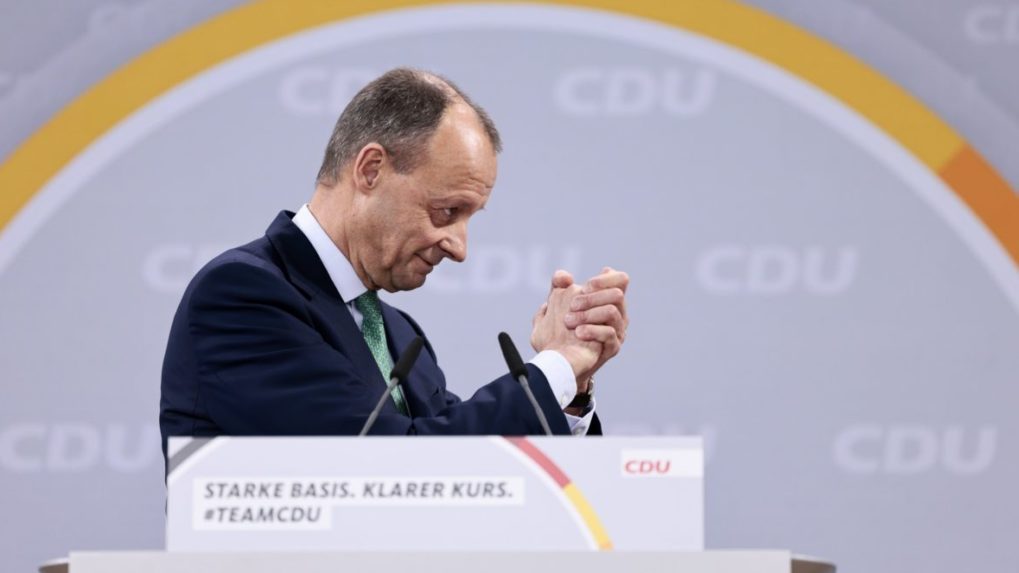 Nemecká CDU si zvolila za predsedu Friedricha Merza