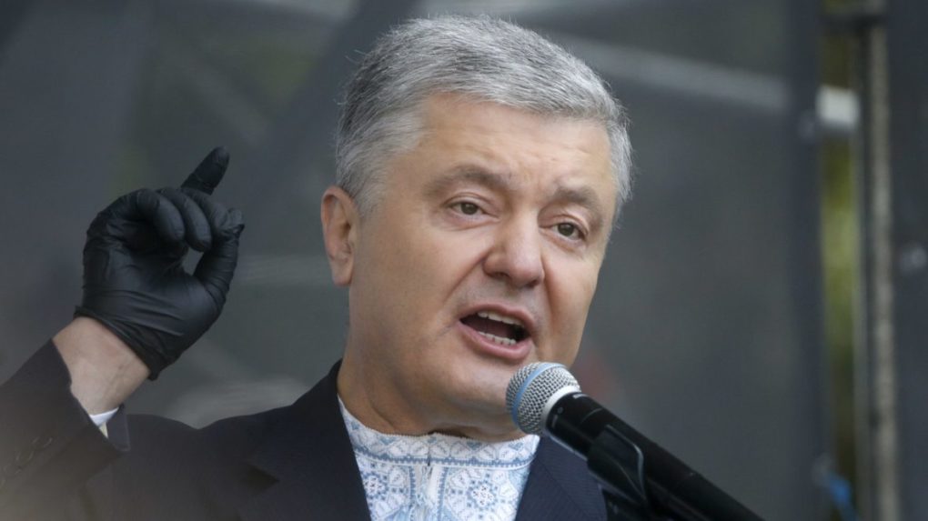 Kyjevský súd nariadil zhabať Porošenkovi všetok majetok