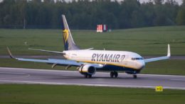 Lietadlo nízkonákladovej spoločnosti Ryanair s registračným číslom SP-RSM, ktoré cestovalo z Atén do Vilniusu a po bombovej hrozbe bolo odklonené do Minska.