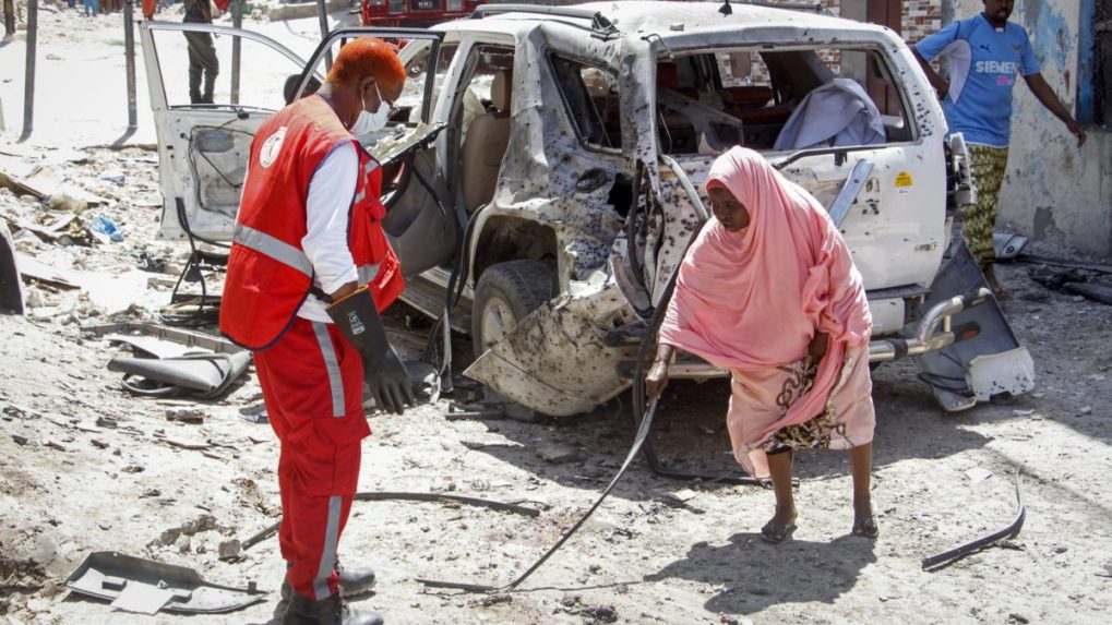 Samovražedný útočník v somálskom Mogadiše zranil hovorcu vlády
